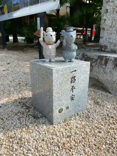 万九千社の{uncategorized: "未分類", other: "その他", undefined: "問題あり", building: "その他建物", grave: "お墓", sacred_gate: "鳥居", guardian: "狛犬", statue: "像", buddha: "仏像", history: "歴史", nature: "自然", garden: "庭園", animal: "動物", pagoda: "塔", temizu: "手水舎", mountain_gate: "山門・神門", sanctuary: "本殿・本堂", subordinate: "末社・摂社", art: "芸術", scenery: "景色", jizo: "地蔵", ema: "絵馬", goshuin: "御朱印", omikuji: "おみくじ", items: "授与品その他", amulet: "お守り", goshuincho: "御朱印帳", eats: "食事", festival: "お祭り", votive_dance: "神楽", shichigosan: "七五三参", wedding: "結婚式", experience: "体験その他", initially: "初詣", around: "周辺", anti_infection: "感染症対策"}