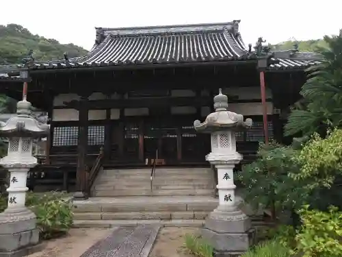 持光寺の本殿・本堂