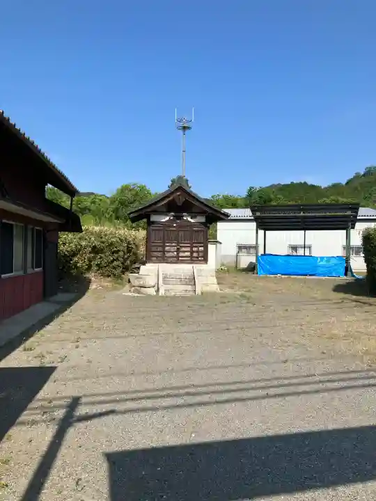 八坂神社(上松田)の{uncategorized: "未分類", other: "その他", undefined: "問題あり", building: "その他建物", grave: "お墓", sacred_gate: "鳥居", guardian: "狛犬", statue: "像", buddha: "仏像", history: "歴史", nature: "自然", garden: "庭園", animal: "動物", pagoda: "塔", temizu: "手水舎", mountain_gate: "山門・神門", sanctuary: "本殿・本堂", subordinate: "末社・摂社", art: "芸術", scenery: "景色", jizo: "地蔵", ema: "絵馬", goshuin: "御朱印", omikuji: "おみくじ", items: "授与品その他", amulet: "お守り", goshuincho: "御朱印帳", eats: "食事", festival: "お祭り", votive_dance: "神楽", shichigosan: "七五三参", wedding: "結婚式", experience: "体験その他", initially: "初詣", around: "周辺", anti_infection: "感染症対策"}
