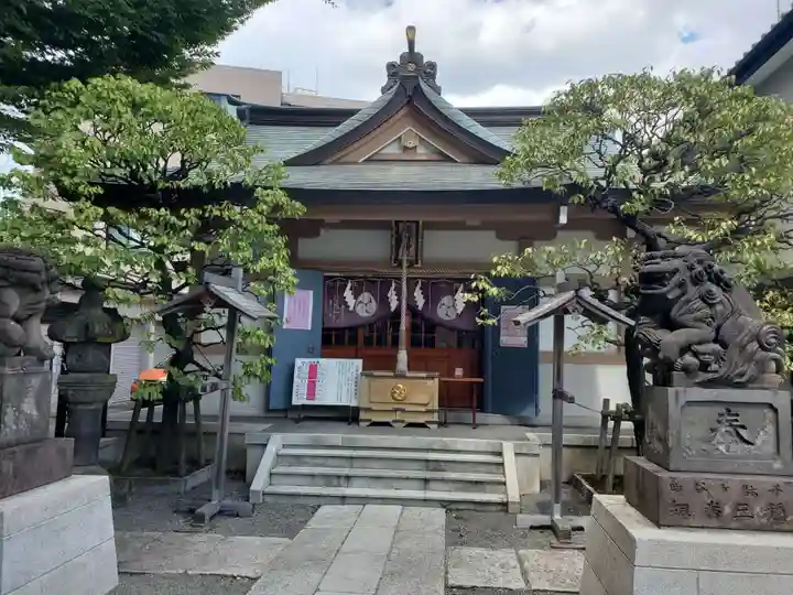 穏田神社の本殿・本堂