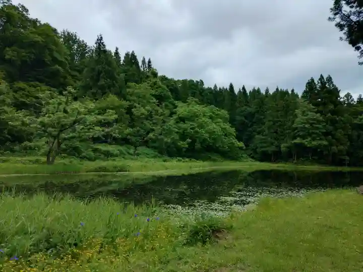 郡殿の池弁財天社(新潟県)