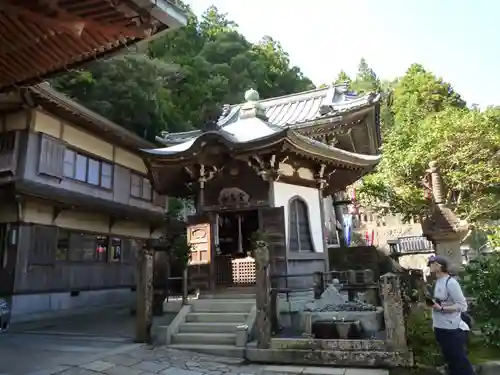 青岸渡寺の本殿・本堂
