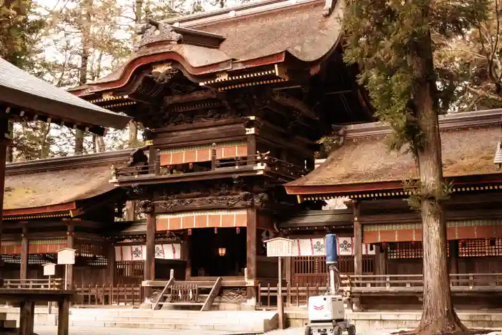 諏訪大社下社春宮(長野県)