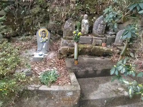 鶴の岩屋（法海寺）の仏像