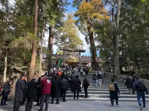 伊勢神宮内宮（皇大神宮）の{uncategorized: "未分類", other: "その他", undefined: "問題あり", building: "その他建物", grave: "お墓", sacred_gate: "鳥居", guardian: "狛犬", statue: "像", buddha: "仏像", history: "歴史", nature: "自然", garden: "庭園", animal: "動物", pagoda: "塔", temizu: "手水舎", mountain_gate: "山門・神門", sanctuary: "本殿・本堂", subordinate: "末社・摂社", art: "芸術", scenery: "景色", jizo: "地蔵", ema: "絵馬", goshuin: "御朱印", omikuji: "おみくじ", items: "授与品その他", amulet: "お守り", goshuincho: "御朱印帳", eats: "食事", festival: "お祭り", votive_dance: "神楽", shichigosan: "七五三参", wedding: "結婚式", experience: "体験その他", initially: "初詣", around: "周辺", anti_infection: "感染症対策"}