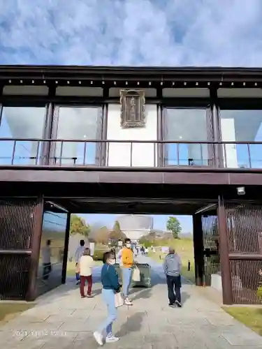 東本願寺本廟 牛久浄苑（牛久大仏）の山門