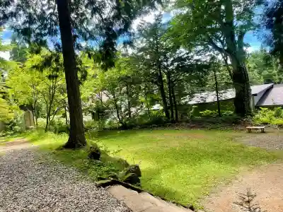 戸隠神社火之御子社の{uncategorized: "未分類", other: "その他", undefined: "問題あり", building: "その他建物", grave: "お墓", sacred_gate: "鳥居", guardian: "狛犬", statue: "像", buddha: "仏像", history: "歴史", nature: "自然", garden: "庭園", animal: "動物", pagoda: "塔", temizu: "手水舎", mountain_gate: "山門・神門", sanctuary: "本殿・本堂", subordinate: "末社・摂社", art: "芸術", scenery: "景色", jizo: "地蔵", ema: "絵馬", goshuin: "御朱印", omikuji: "おみくじ", items: "授与品その他", amulet: "お守り", goshuincho: "御朱印帳", eats: "食事", festival: "お祭り", votive_dance: "神楽", shichigosan: "七五三参", wedding: "結婚式", experience: "体験その他", initially: "初詣", around: "周辺", anti_infection: "感染症対策"}
