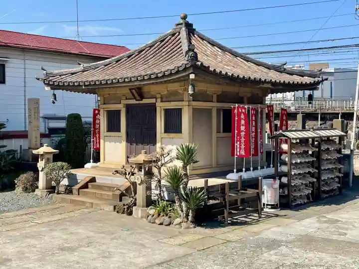 慶運寺の{uncategorized: "未分類", other: "その他", undefined: "問題あり", building: "その他建物", grave: "お墓", sacred_gate: "鳥居", guardian: "狛犬", statue: "像", buddha: "仏像", history: "歴史", nature: "自然", garden: "庭園", animal: "動物", pagoda: "塔", temizu: "手水舎", mountain_gate: "山門・神門", sanctuary: "本殿・本堂", subordinate: "末社・摂社", art: "芸術", scenery: "景色", jizo: "地蔵", ema: "絵馬", goshuin: "御朱印", omikuji: "おみくじ", items: "授与品その他", amulet: "お守り", goshuincho: "御朱印帳", eats: "食事", festival: "お祭り", votive_dance: "神楽", shichigosan: "七五三参", wedding: "結婚式", experience: "体験その他", initially: "初詣", around: "周辺", anti_infection: "感染症対策"}
