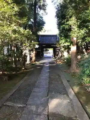 天台宗　長窪山　正覚寺の山門・神門