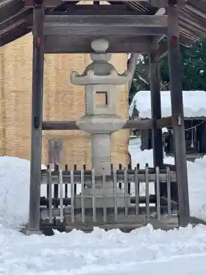 大宮賣神社の{uncategorized: "未分類", other: "その他", undefined: "問題あり", building: "その他建物", grave: "お墓", sacred_gate: "鳥居", guardian: "狛犬", statue: "像", buddha: "仏像", history: "歴史", nature: "自然", garden: "庭園", animal: "動物", pagoda: "塔", temizu: "手水舎", mountain_gate: "山門・神門", sanctuary: "本殿・本堂", subordinate: "末社・摂社", art: "芸術", scenery: "景色", jizo: "地蔵", ema: "絵馬", goshuin: "御朱印", omikuji: "おみくじ", items: "授与品その他", amulet: "お守り", goshuincho: "御朱印帳", eats: "食事", festival: "お祭り", votive_dance: "神楽", shichigosan: "七五三参", wedding: "結婚式", experience: "体験その他", initially: "初詣", around: "周辺", anti_infection: "感染症対策"}