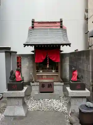 田螺稲荷神社の{uncategorized: "未分類", other: "その他", undefined: "問題あり", building: "その他建物", grave: "お墓", sacred_gate: "鳥居", guardian: "狛犬", statue: "像", buddha: "仏像", history: "歴史", nature: "自然", garden: "庭園", animal: "動物", pagoda: "塔", temizu: "手水舎", mountain_gate: "山門・神門", sanctuary: "本殿・本堂", subordinate: "末社・摂社", art: "芸術", scenery: "景色", jizo: "地蔵", ema: "絵馬", goshuin: "御朱印", omikuji: "おみくじ", items: "授与品その他", amulet: "お守り", goshuincho: "御朱印帳", eats: "食事", festival: "お祭り", votive_dance: "神楽", shichigosan: "七五三参", wedding: "結婚式", experience: "体験その他", initially: "初詣", around: "周辺", anti_infection: "感染症対策"}
