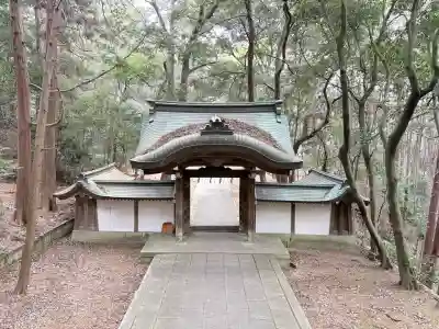 豊国廟（豊国神社飛地境内）の{uncategorized: "未分類", other: "その他", undefined: "問題あり", building: "その他建物", grave: "お墓", sacred_gate: "鳥居", guardian: "狛犬", statue: "像", buddha: "仏像", history: "歴史", nature: "自然", garden: "庭園", animal: "動物", pagoda: "塔", temizu: "手水舎", mountain_gate: "山門・神門", sanctuary: "本殿・本堂", subordinate: "末社・摂社", art: "芸術", scenery: "景色", jizo: "地蔵", ema: "絵馬", goshuin: "御朱印", omikuji: "おみくじ", items: "授与品その他", amulet: "お守り", goshuincho: "御朱印帳", eats: "食事", festival: "お祭り", votive_dance: "神楽", shichigosan: "七五三参", wedding: "結婚式", experience: "体験その他", initially: "初詣", around: "周辺", anti_infection: "感染症対策"}