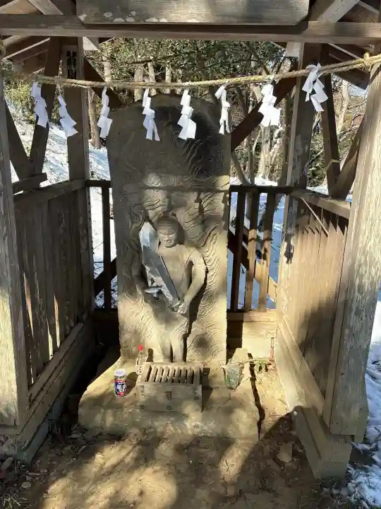 四津山神社の{uncategorized: "未分類", other: "その他", undefined: "問題あり", building: "その他建物", grave: "お墓", sacred_gate: "鳥居", guardian: "狛犬", statue: "像", buddha: "仏像", history: "歴史", nature: "自然", garden: "庭園", animal: "動物", pagoda: "塔", temizu: "手水舎", mountain_gate: "山門・神門", sanctuary: "本殿・本堂", subordinate: "末社・摂社", art: "芸術", scenery: "景色", jizo: "地蔵", ema: "絵馬", goshuin: "御朱印", omikuji: "おみくじ", items: "授与品その他", amulet: "お守り", goshuincho: "御朱印帳", eats: "食事", festival: "お祭り", votive_dance: "神楽", shichigosan: "七五三参", wedding: "結婚式", experience: "体験その他", initially: "初詣", around: "周辺", anti_infection: "感染症対策"}