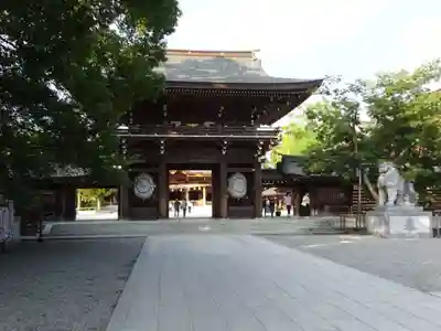 寒川神社の山門・神門