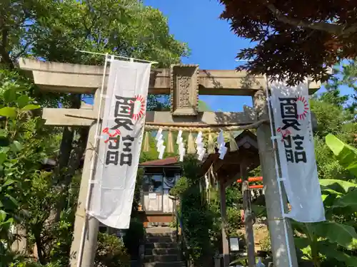 横浜御嶽神社の鳥居