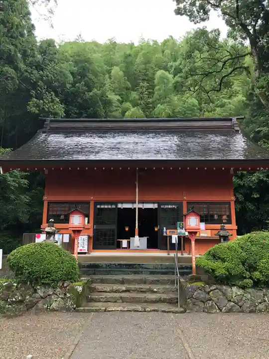 巖島神社の本殿・本堂