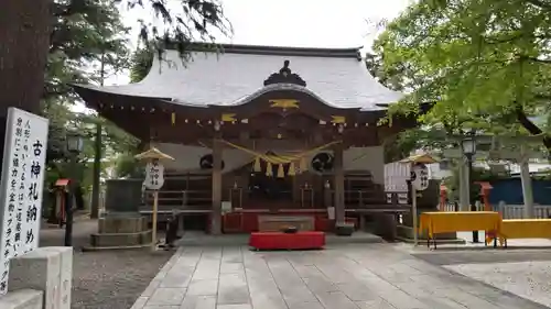 草加神社の本殿