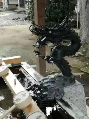 取手八坂神社の手水舎