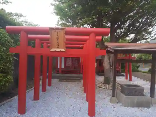 糸丸稲荷神社の鳥居