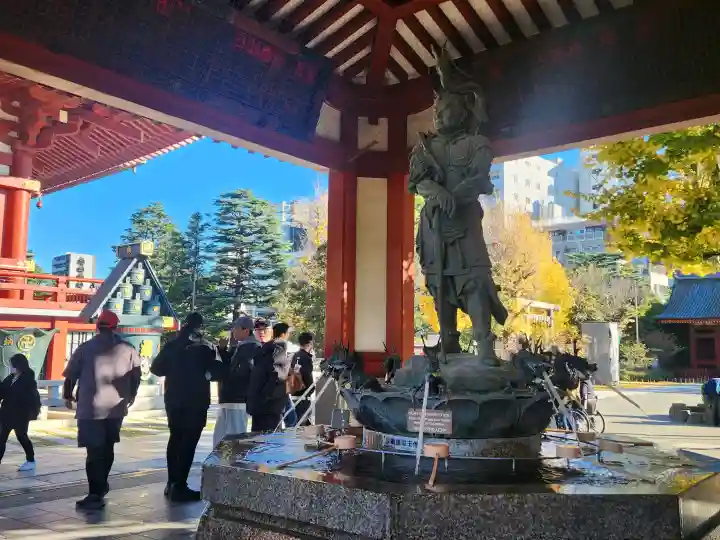 浅草寺の{uncategorized: "未分類", other: "その他", undefined: "問題あり", building: "その他建物", grave: "お墓", sacred_gate: "鳥居", guardian: "狛犬", statue: "像", buddha: "仏像", history: "歴史", nature: "自然", garden: "庭園", animal: "動物", pagoda: "塔", temizu: "手水舎", mountain_gate: "山門・神門", sanctuary: "本殿・本堂", subordinate: "末社・摂社", art: "芸術", scenery: "景色", jizo: "地蔵", ema: "絵馬", goshuin: "御朱印", omikuji: "おみくじ", items: "授与品その他", amulet: "お守り", goshuincho: "御朱印帳", eats: "食事", festival: "お祭り", votive_dance: "神楽", shichigosan: "七五三参", wedding: "結婚式", experience: "体験その他", initially: "初詣", around: "周辺", anti_infection: "感染症対策"}