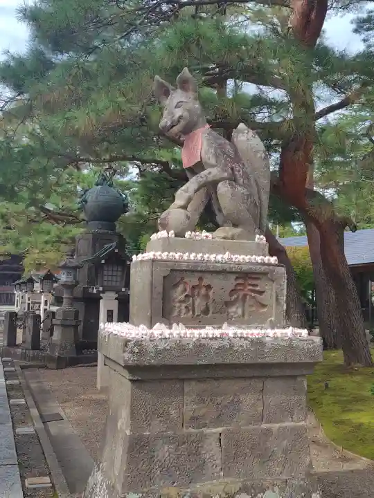竹駒神社の{uncategorized: "未分類", other: "その他", undefined: "問題あり", building: "その他建物", grave: "お墓", sacred_gate: "鳥居", guardian: "狛犬", statue: "像", buddha: "仏像", history: "歴史", nature: "自然", garden: "庭園", animal: "動物", pagoda: "塔", temizu: "手水舎", mountain_gate: "山門・神門", sanctuary: "本殿・本堂", subordinate: "末社・摂社", art: "芸術", scenery: "景色", jizo: "地蔵", ema: "絵馬", goshuin: "御朱印", omikuji: "おみくじ", items: "授与品その他", amulet: "お守り", goshuincho: "御朱印帳", eats: "食事", festival: "お祭り", votive_dance: "神楽", shichigosan: "七五三参", wedding: "結婚式", experience: "体験その他", initially: "初詣", around: "周辺", anti_infection: "感染症対策"}