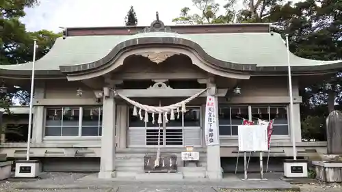 服織田神社の本殿