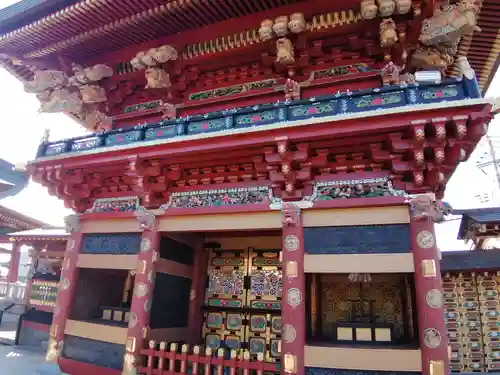 大杉神社の山門・神門