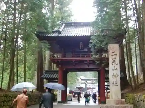 日光二荒山神社の山門