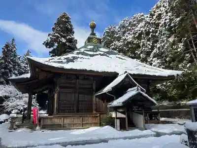 法楽寺の本殿・本堂