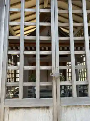 上野森稲荷神社の{uncategorized: "未分類", other: "その他", undefined: "問題あり", building: "その他建物", grave: "お墓", sacred_gate: "鳥居", guardian: "狛犬", statue: "像", buddha: "仏像", history: "歴史", nature: "自然", garden: "庭園", animal: "動物", pagoda: "塔", temizu: "手水舎", mountain_gate: "山門・神門", sanctuary: "本殿・本堂", subordinate: "末社・摂社", art: "芸術", scenery: "景色", jizo: "地蔵", ema: "絵馬", goshuin: "御朱印", omikuji: "おみくじ", items: "授与品その他", amulet: "お守り", goshuincho: "御朱印帳", eats: "食事", festival: "お祭り", votive_dance: "神楽", shichigosan: "七五三参", wedding: "結婚式", experience: "体験その他", initially: "初詣", around: "周辺", anti_infection: "感染症対策"}