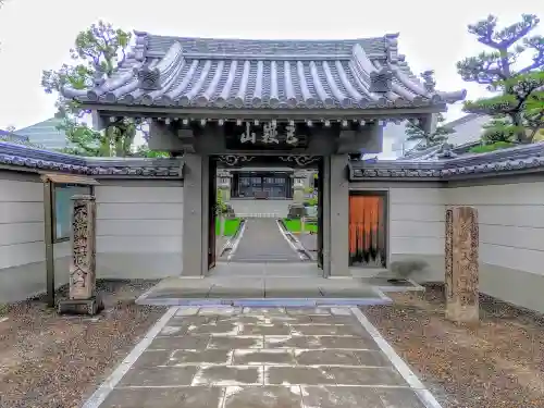 観音寺の山門・神門