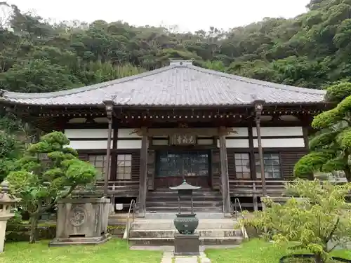 覚翁寺の本殿・本堂