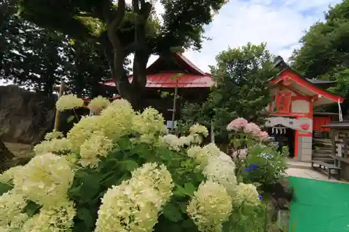 高屋敷稲荷神社の庭園