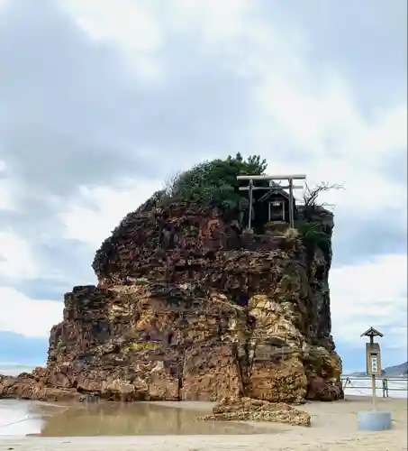 稲佐の浜　弁天島(島根県)