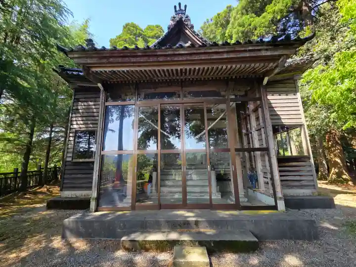 十柱神社の{uncategorized: "未分類", other: "その他", undefined: "問題あり", building: "その他建物", grave: "お墓", sacred_gate: "鳥居", guardian: "狛犬", statue: "像", buddha: "仏像", history: "歴史", nature: "自然", garden: "庭園", animal: "動物", pagoda: "塔", temizu: "手水舎", mountain_gate: "山門・神門", sanctuary: "本殿・本堂", subordinate: "末社・摂社", art: "芸術", scenery: "景色", jizo: "地蔵", ema: "絵馬", goshuin: "御朱印", omikuji: "おみくじ", items: "授与品その他", amulet: "お守り", goshuincho: "御朱印帳", eats: "食事", festival: "お祭り", votive_dance: "神楽", shichigosan: "七五三参", wedding: "結婚式", experience: "体験その他", initially: "初詣", around: "周辺", anti_infection: "感染症対策"}