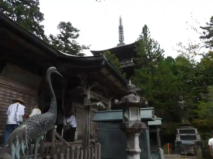 鶴林寺の本殿・本堂