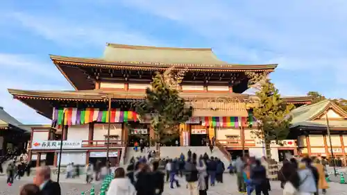 成田山新勝寺の本殿・本堂