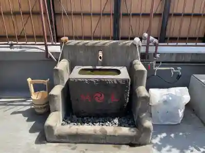 朝日稲荷神社の手水舎