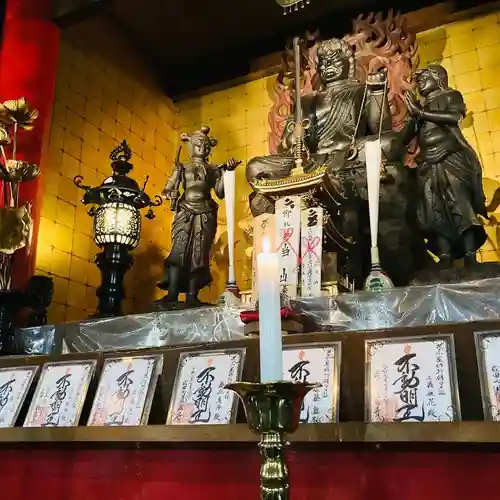 成田山瀧泉寺の仏像