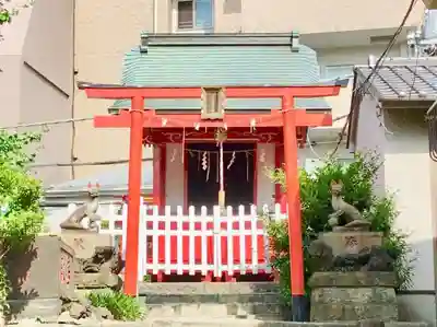 仲町稲荷神社の本殿・本堂