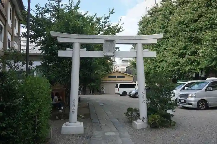 被官稲荷神社の鳥居