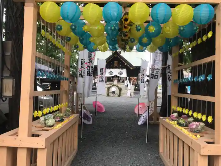 札幌諏訪神社の山門・神門