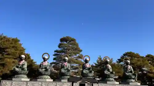 善光寺の{uncategorized: "未分類", other: "その他", undefined: "問題あり", building: "その他建物", grave: "お墓", sacred_gate: "鳥居", guardian: "狛犬", statue: "像", buddha: "仏像", history: "歴史", nature: "自然", garden: "庭園", animal: "動物", pagoda: "塔", temizu: "手水舎", mountain_gate: "山門・神門", sanctuary: "本殿・本堂", subordinate: "末社・摂社", art: "芸術", scenery: "景色", jizo: "地蔵", ema: "絵馬", goshuin: "御朱印", omikuji: "おみくじ", items: "授与品その他", amulet: "お守り", goshuincho: "御朱印帳", eats: "食事", festival: "お祭り", votive_dance: "神楽", shichigosan: "七五三参", wedding: "結婚式", experience: "体験その他", initially: "初詣", around: "周辺", anti_infection: "感染症対策"}