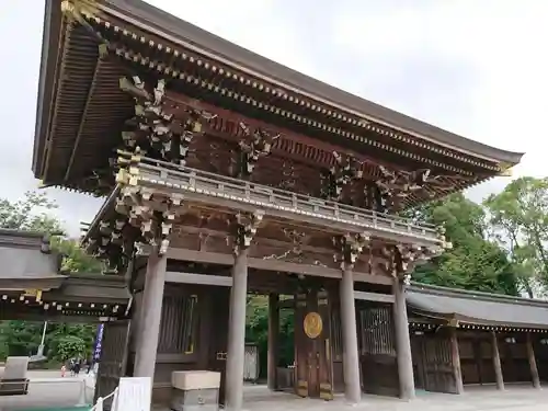 寒川神社の山門・神門