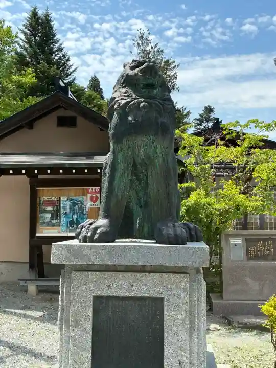 諏訪大社の{uncategorized: "未分類", other: "その他", undefined: "問題あり", building: "その他建物", grave: "お墓", sacred_gate: "鳥居", guardian: "狛犬", statue: "像", buddha: "仏像", history: "歴史", nature: "自然", garden: "庭園", animal: "動物", pagoda: "塔", temizu: "手水舎", mountain_gate: "山門・神門", sanctuary: "本殿・本堂", subordinate: "末社・摂社", art: "芸術", scenery: "景色", jizo: "地蔵", ema: "絵馬", goshuin: "御朱印", omikuji: "おみくじ", items: "授与品その他", amulet: "お守り", goshuincho: "御朱印帳", eats: "食事", festival: "お祭り", votive_dance: "神楽", shichigosan: "七五三参", wedding: "結婚式", experience: "体験その他", initially: "初詣", around: "周辺", anti_infection: "感染症対策"}