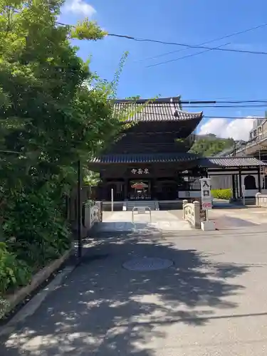 泉岳寺の山門