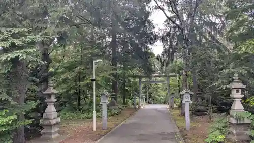音更神社の庭園