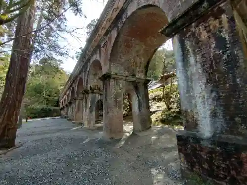 南禅寺の{uncategorized: "未分類", other: "その他", undefined: "問題あり", building: "その他建物", grave: "お墓", sacred_gate: "鳥居", guardian: "狛犬", statue: "像", buddha: "仏像", history: "歴史", nature: "自然", garden: "庭園", animal: "動物", pagoda: "塔", temizu: "手水舎", mountain_gate: "山門・神門", sanctuary: "本殿・本堂", subordinate: "末社・摂社", art: "芸術", scenery: "景色", jizo: "地蔵", ema: "絵馬", goshuin: "御朱印", omikuji: "おみくじ", items: "授与品その他", amulet: "お守り", goshuincho: "御朱印帳", eats: "食事", festival: "お祭り", votive_dance: "神楽", shichigosan: "七五三参", wedding: "結婚式", experience: "体験その他", initially: "初詣", around: "周辺", anti_infection: "感染症対策"}