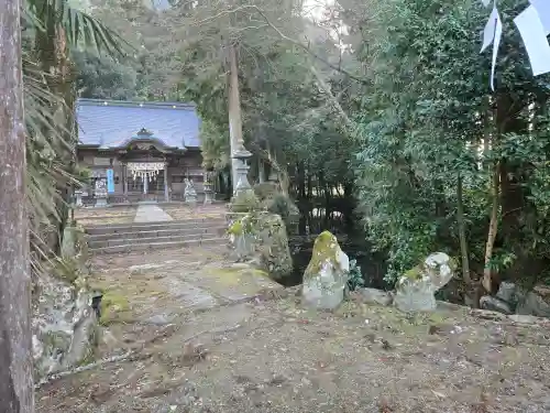 佐地神社の{uncategorized: "未分類", other: "その他", undefined: "問題あり", building: "その他建物", grave: "お墓", sacred_gate: "鳥居", guardian: "狛犬", statue: "像", buddha: "仏像", history: "歴史", nature: "自然", garden: "庭園", animal: "動物", pagoda: "塔", temizu: "手水舎", mountain_gate: "山門・神門", sanctuary: "本殿・本堂", subordinate: "末社・摂社", art: "芸術", scenery: "景色", jizo: "地蔵", ema: "絵馬", goshuin: "御朱印", omikuji: "おみくじ", items: "授与品その他", amulet: "お守り", goshuincho: "御朱印帳", eats: "食事", festival: "お祭り", votive_dance: "神楽", shichigosan: "七五三参", wedding: "結婚式", experience: "体験その他", initially: "初詣", around: "周辺", anti_infection: "感染症対策"}