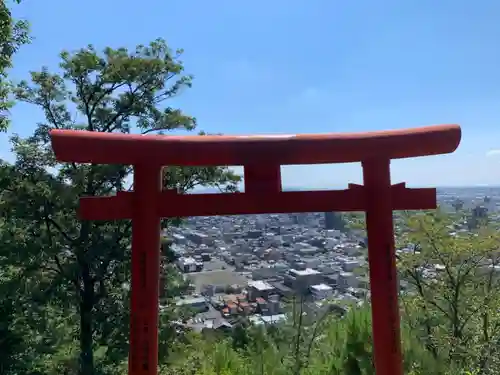 岐阜稲荷山本社の鳥居